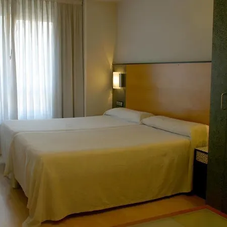 מלון Faranda Pathos Gijon, Ascend Collection 3*