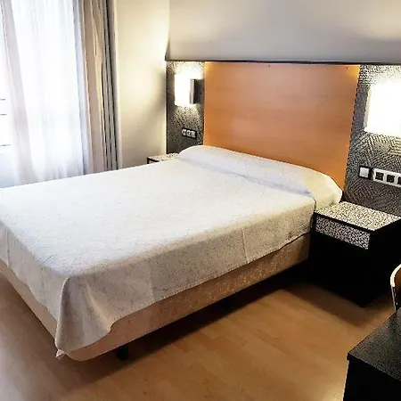 Faranda Pathos Gijon, Ascend Collection 3* גיחון